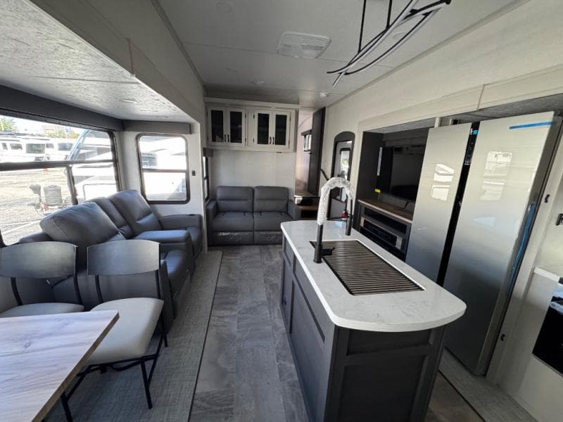 2026 Coachmen 2026 Coachmen Chaparral - thumbnail 9