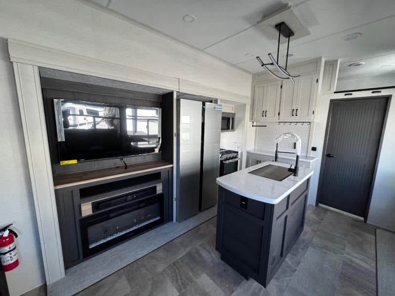 2026 Coachmen 2026 Coachmen Chaparral - thumbnail 10