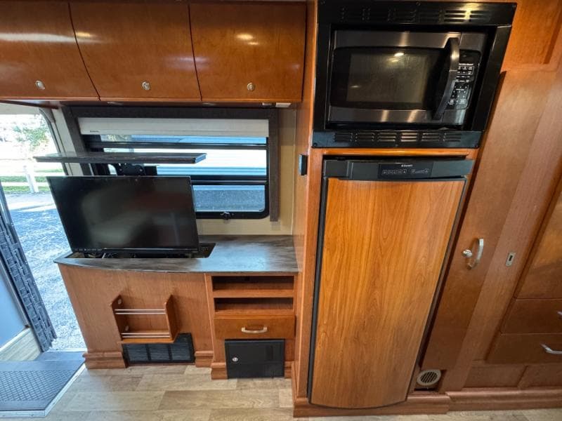 2014 Leisure Travel Vans 2014 Leisure Travel Vans Unity - thumbnail 12