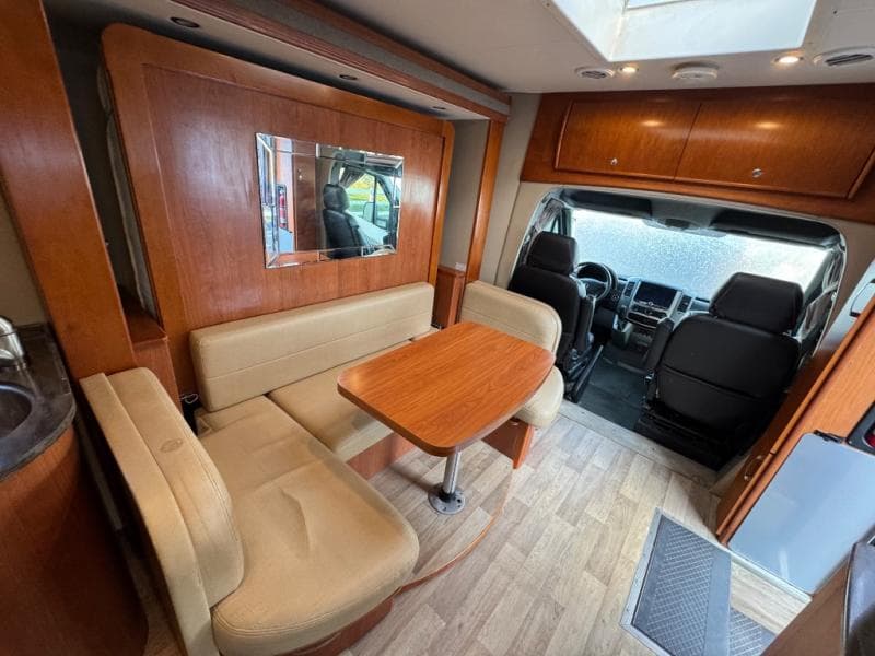 2014 Leisure Travel Vans 2014 Leisure Travel Vans Unity - thumbnail 15