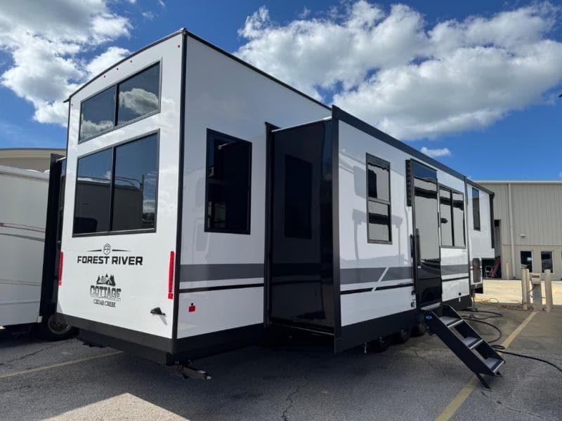 2026 Forest River 2026 Forest River CEDAR CREEK COTTAGE - thumbnail 5