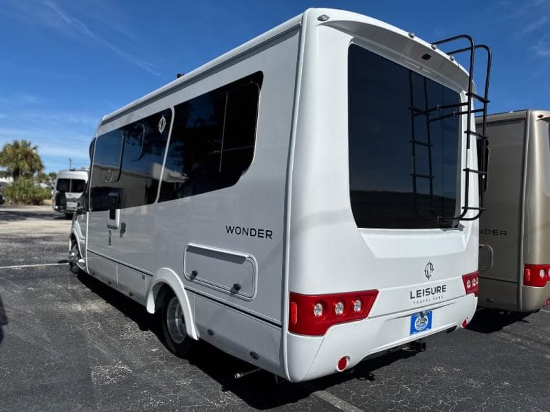 2026 Leisure Travel Vans 2026 Leisure Travel Vans Wonder - thumbnail 4