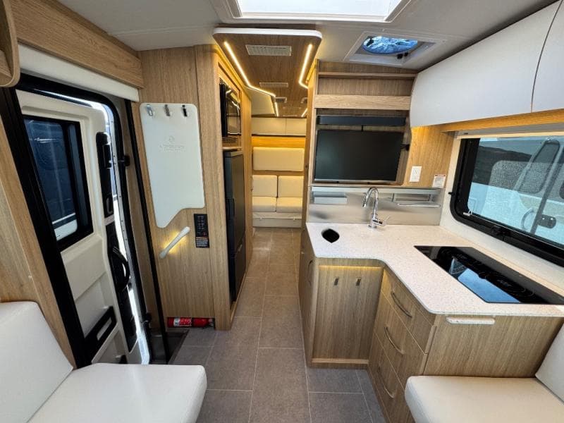 2026 Leisure Travel Vans 2026 Leisure Travel Vans Wonder - thumbnail 7