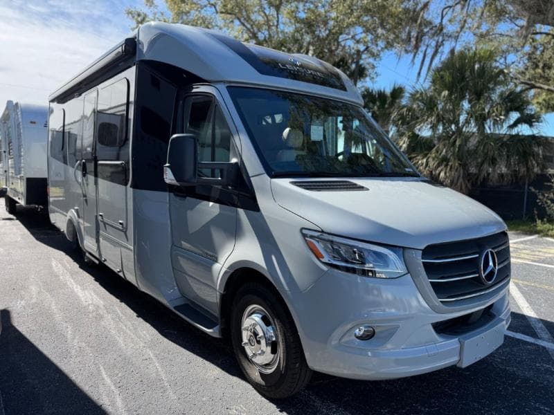 2026 Leisure Travel Vans Unity 24MBL