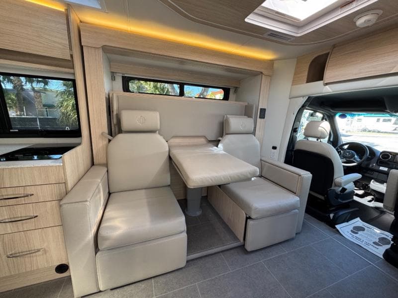 2026 Leisure Travel Vans 2026 Leisure Travel Vans Unity - thumbnail 10