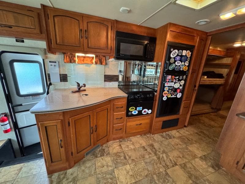 2011 Coachmen 2011 Coachmen Mirada - thumbnail 11