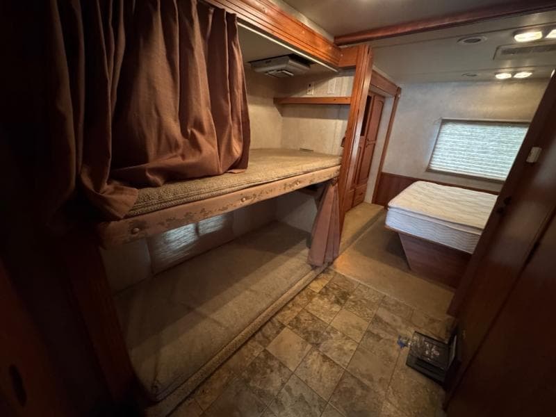 2011 Coachmen 2011 Coachmen Mirada - thumbnail 13