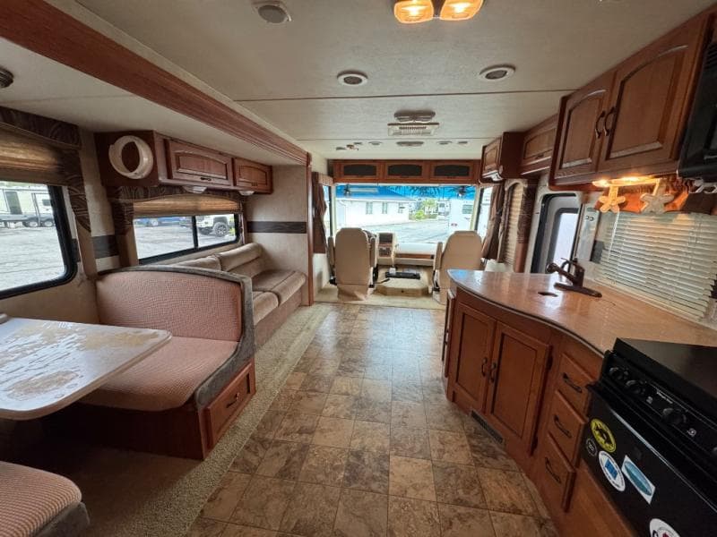 2011 Coachmen 2011 Coachmen Mirada - thumbnail 8