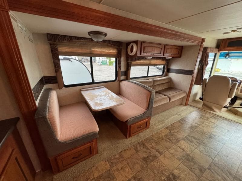 2011 Coachmen 2011 Coachmen Mirada - thumbnail 9