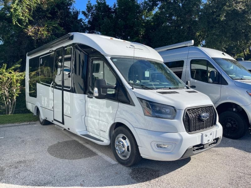 2025 Leisure Travel Vans Wonder 24RL