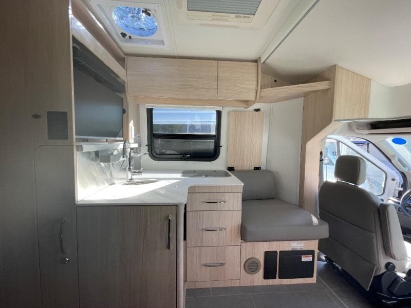 2025 Leisure Travel Vans 2025 Leisure Travel Vans Wonder - thumbnail 7