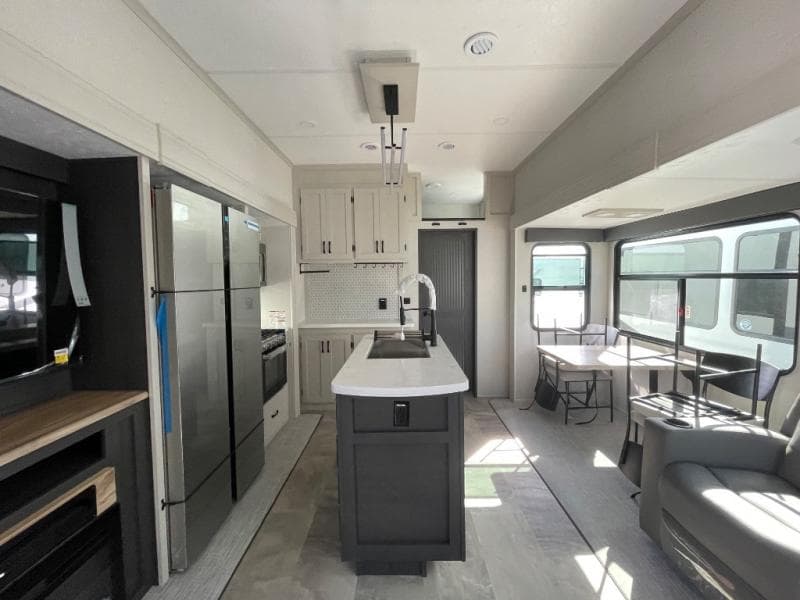 2026 Coachmen 2026 Coachmen Chaparral - thumbnail 11