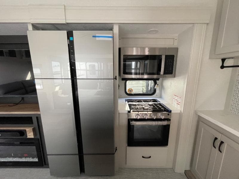 2026 Coachmen 2026 Coachmen Chaparral - thumbnail 13