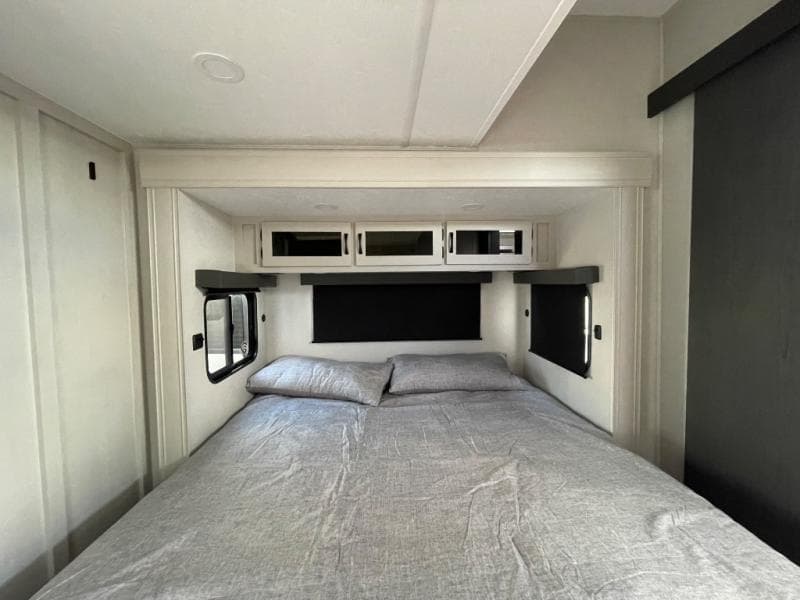 2026 Coachmen 2026 Coachmen Chaparral - thumbnail 17