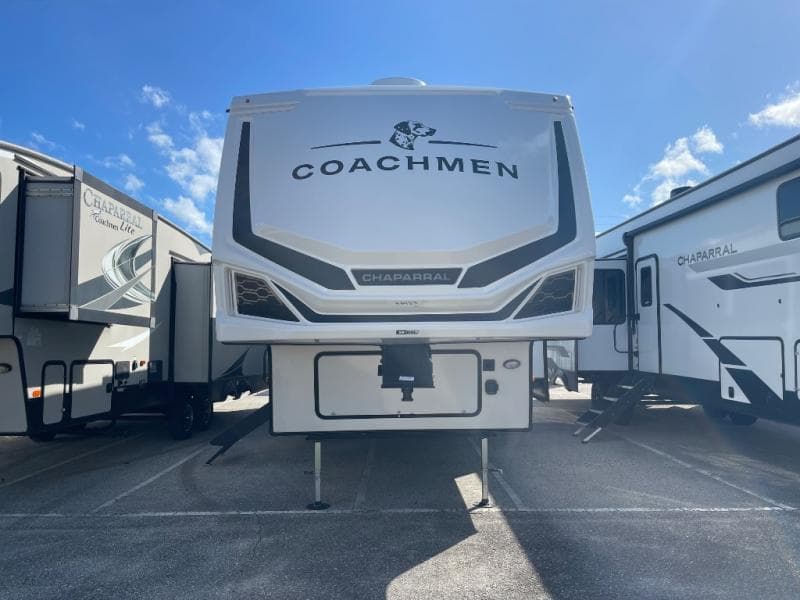 2026 Coachmen 2026 Coachmen Chaparral - thumbnail 3