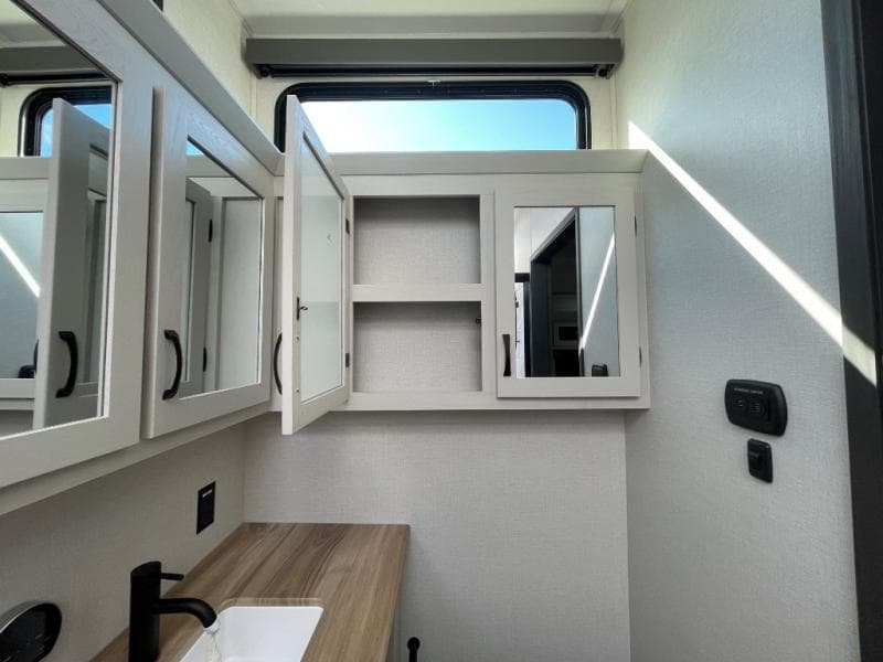 2026 Coachmen 2026 Coachmen Chaparral - thumbnail 23