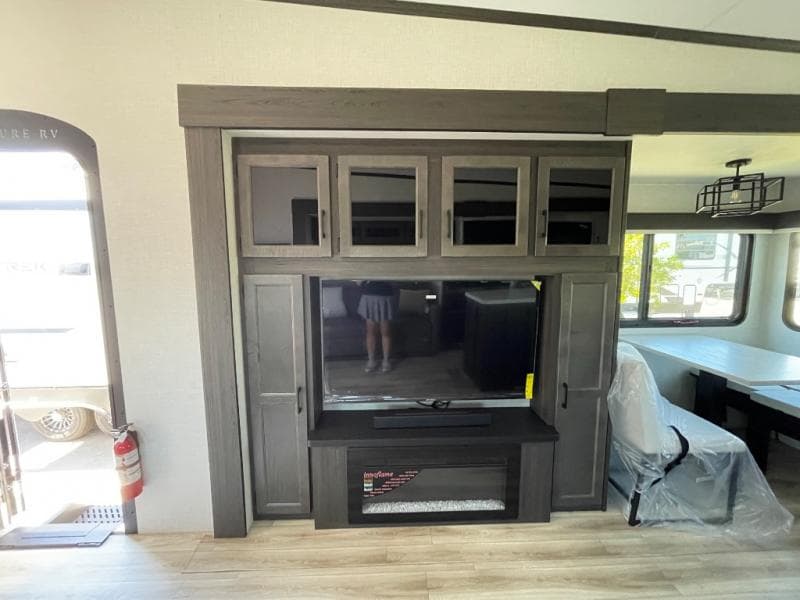 2026 Venture RV 2026 Venture RV SportTrek 5 Touring Edition - thumbnail 15