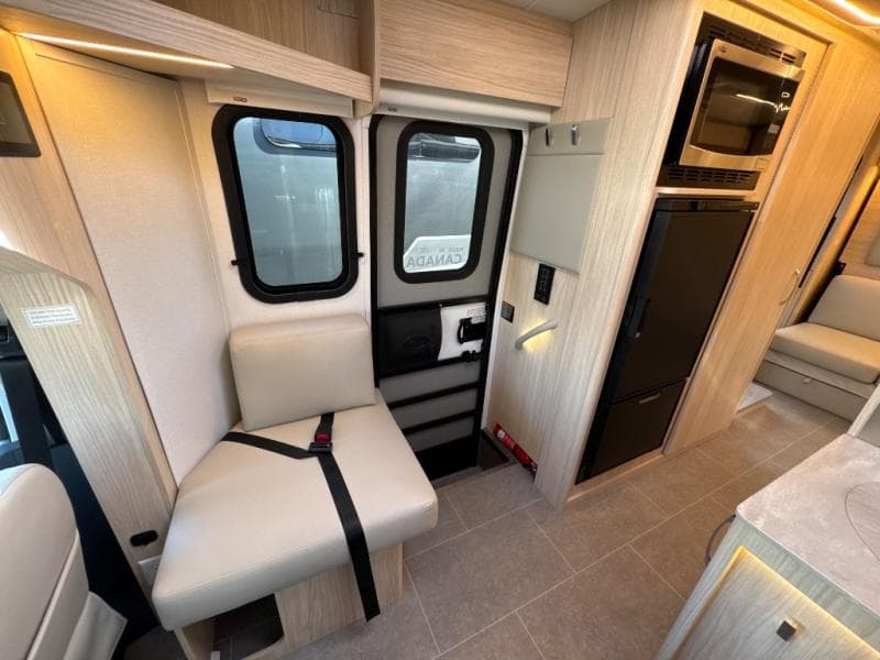 2025 Leisure Travel Vans 2025 Leisure Travel Vans Wonder - thumbnail 19