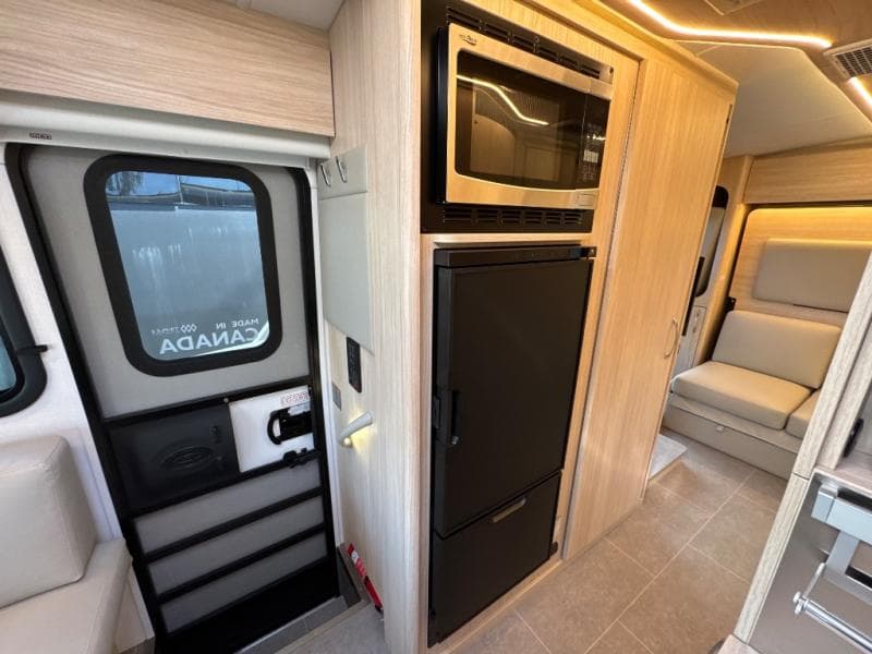 2025 Leisure Travel Vans 2025 Leisure Travel Vans Wonder - thumbnail 20