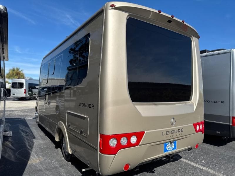 2025 Leisure Travel Vans 2025 Leisure Travel Vans Wonder - thumbnail 4