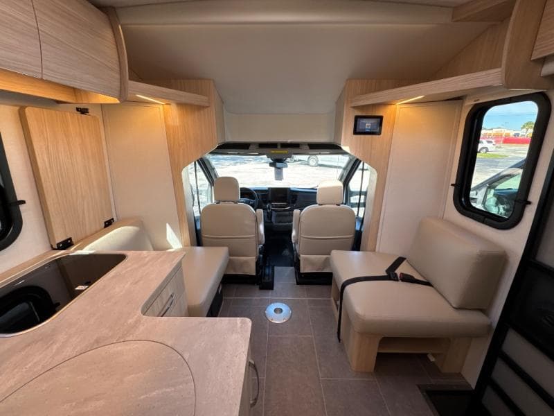 2025 Leisure Travel Vans 2025 Leisure Travel Vans Wonder - thumbnail 8