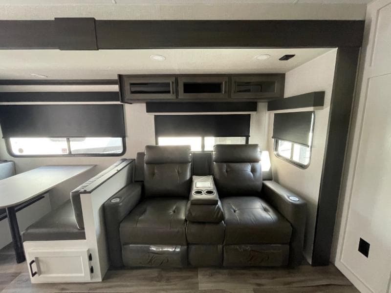 2026 Venture RV 2026 Venture RV SportTrek - thumbnail 13