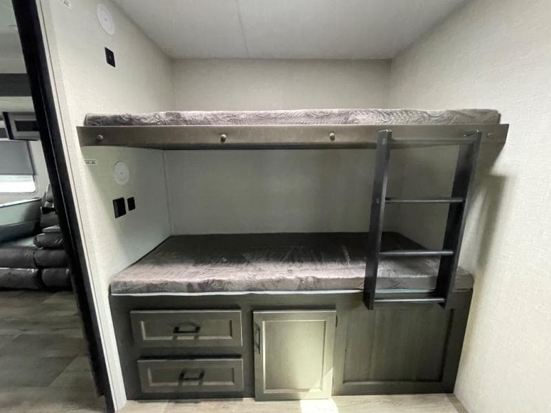 2026 Venture RV 2026 Venture RV SportTrek - thumbnail 29