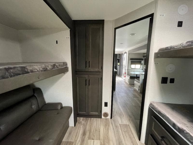 2026 Venture RV 2026 Venture RV SportTrek - thumbnail 30