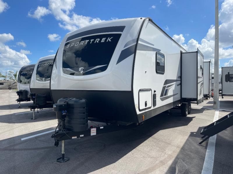 2026 Venture RV 2026 Venture RV SportTrek - thumbnail 4