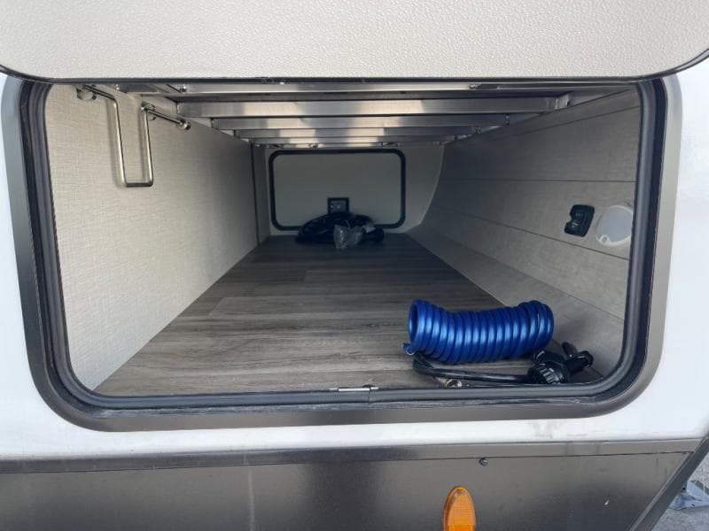 2026 Venture RV 2026 Venture RV SportTrek - thumbnail 9