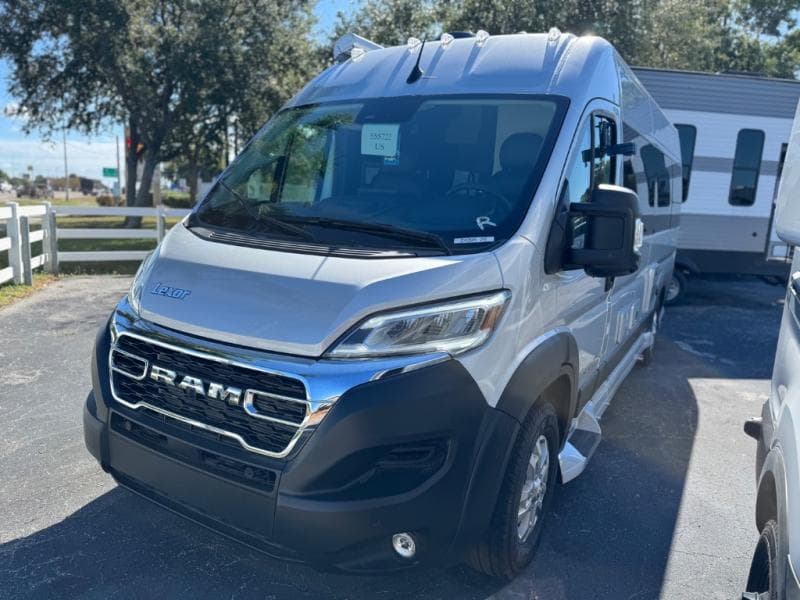 2026 Pleasure-Way 2026 Pleasure-Way Lexor - thumbnail 3