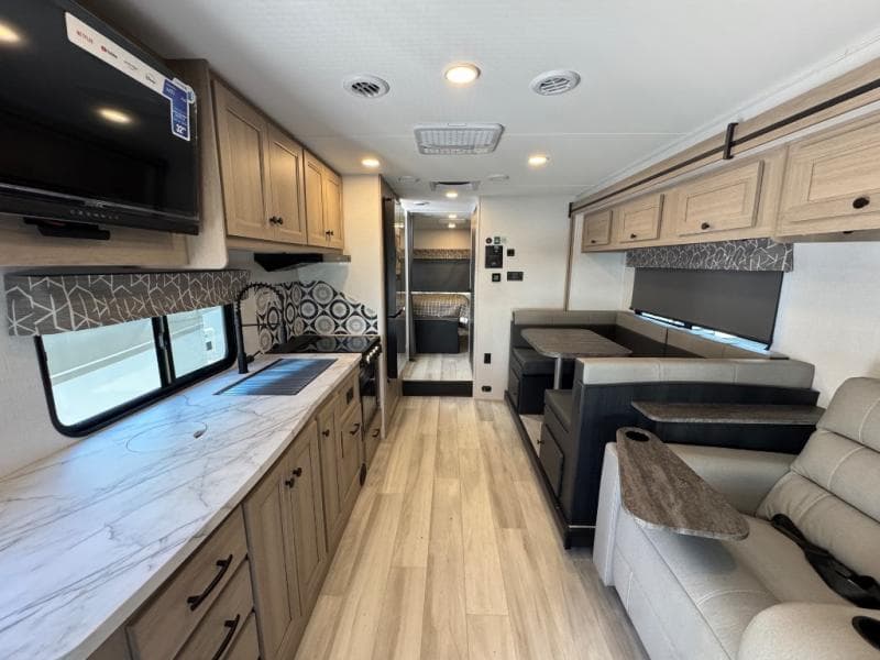 2026 Forest River 2026 Forest River Sunseeker Classic - thumbnail 10