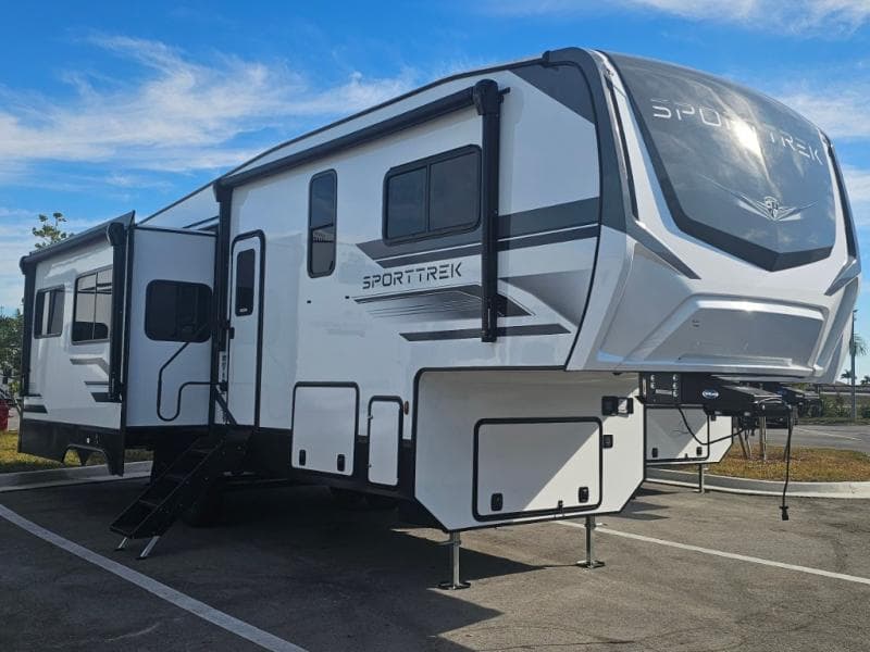 2026 Venture RV SportTrek STF303VIK