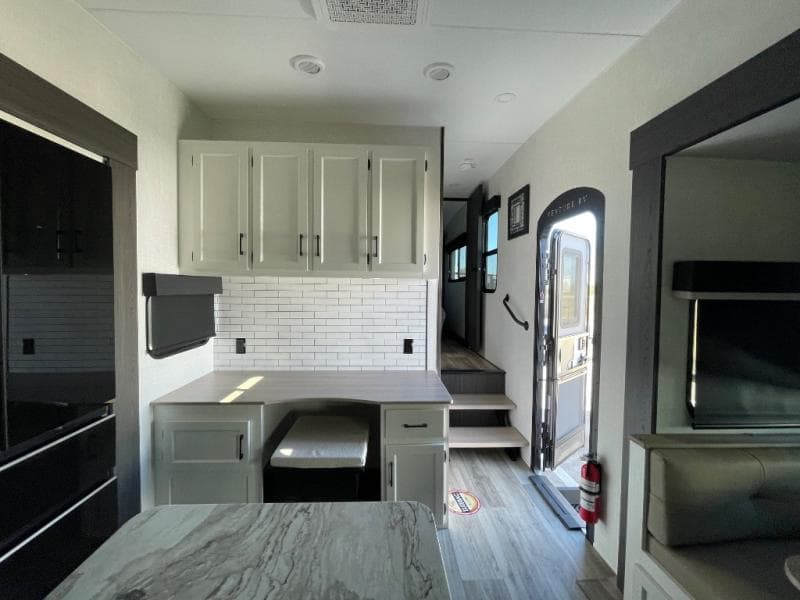 2026 Venture RV 2026 Venture RV SportTrek - thumbnail 13