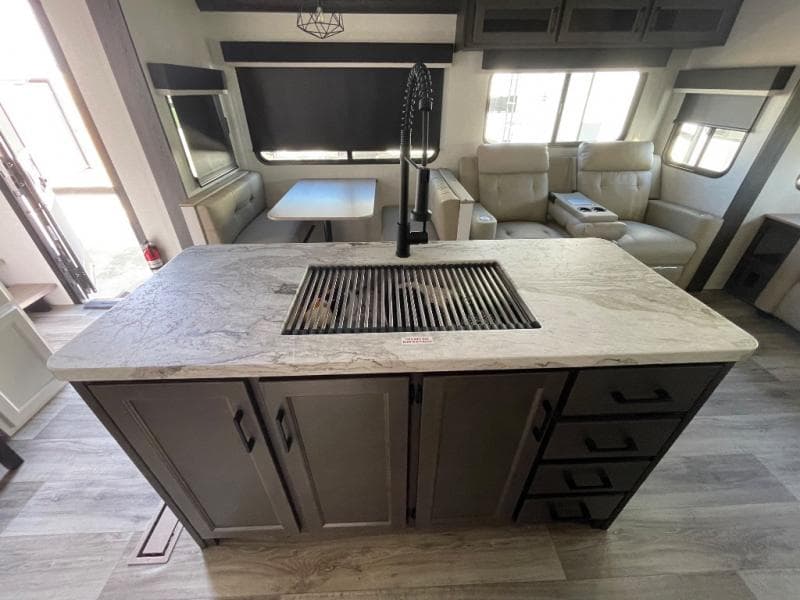 2026 Venture RV 2026 Venture RV SportTrek - thumbnail 16