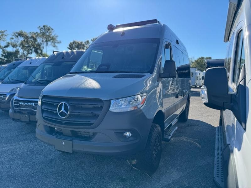 2026 Thor Motor Coach 2026 Thor Motor Coach Sanctuary - thumbnail 3