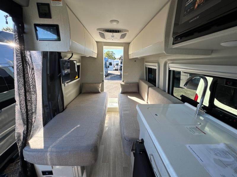 2026 Thor Motor Coach 2026 Thor Motor Coach Sanctuary - thumbnail 9