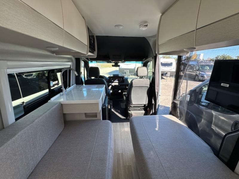 2026 Thor Motor Coach 2026 Thor Motor Coach Sanctuary - thumbnail 10