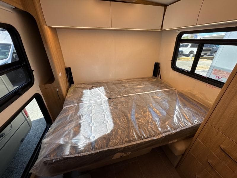 2025 Leisure Travel Vans 2025 Leisure Travel Vans Wonder - thumbnail 12