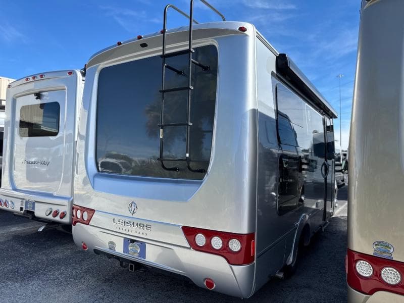 2025 Leisure Travel Vans 2025 Leisure Travel Vans Wonder - thumbnail 5