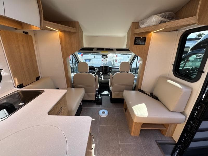 2025 Leisure Travel Vans 2025 Leisure Travel Vans Wonder - thumbnail 8