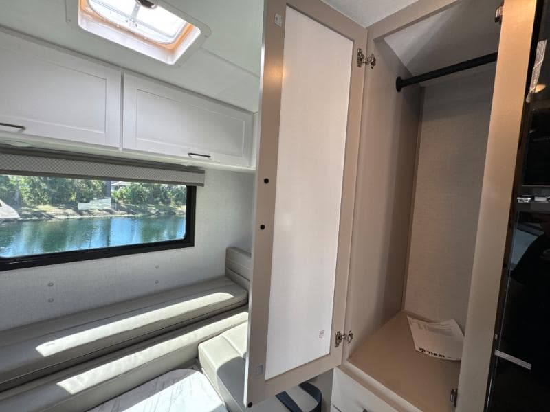 2026 Thor Motor Coach 2026 Thor Motor Coach Chateau - thumbnail 17