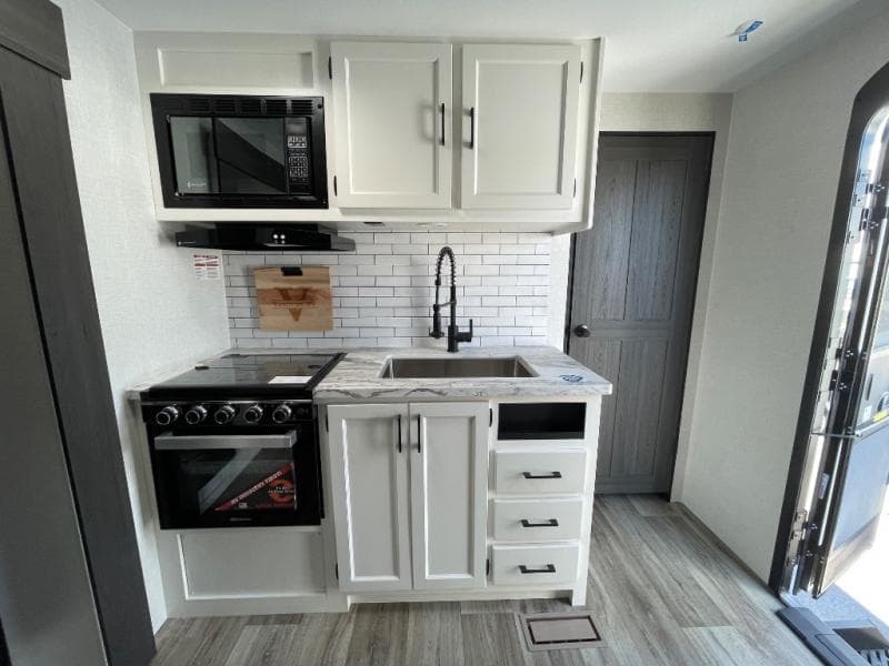 2026 Venture RV 2026 Venture RV SportTrek - thumbnail 11