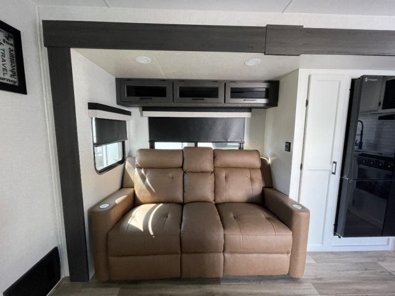 2026 Venture RV 2026 Venture RV SportTrek - thumbnail 10