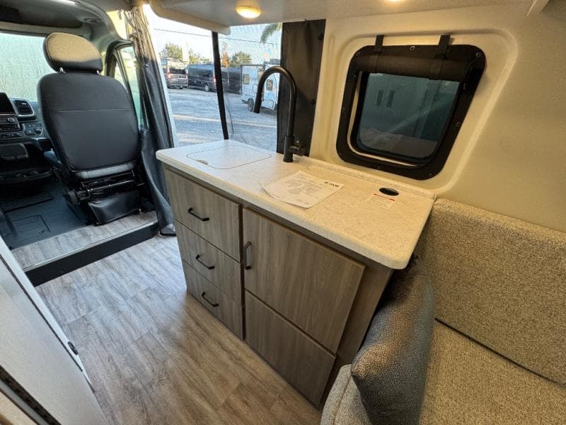 2026 Thor Motor Coach 2026 Thor Motor Coach Sequence - thumbnail 12