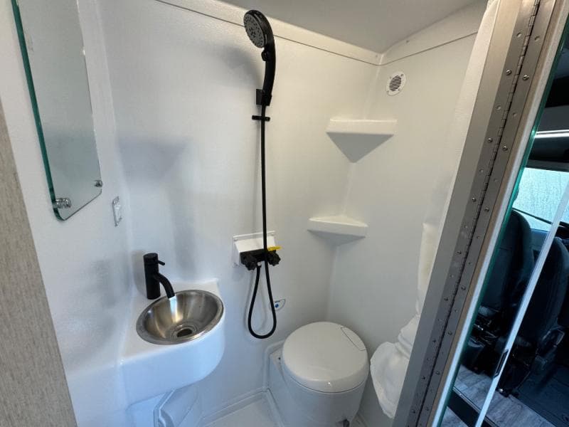 2026 Thor Motor Coach 2026 Thor Motor Coach Sequence - thumbnail 15