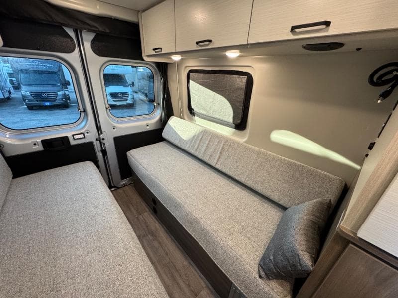 2026 Thor Motor Coach 2026 Thor Motor Coach Sequence - thumbnail 10