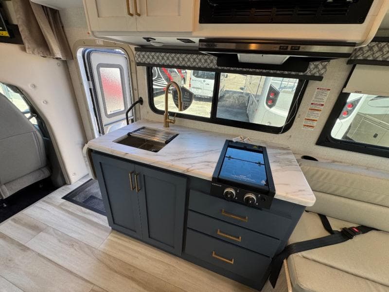 2026 Thor Motor Coach 2026 Thor Motor Coach Quantum - thumbnail 11