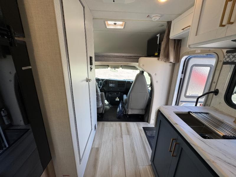 2026 Thor Motor Coach 2026 Thor Motor Coach Quantum - thumbnail 10