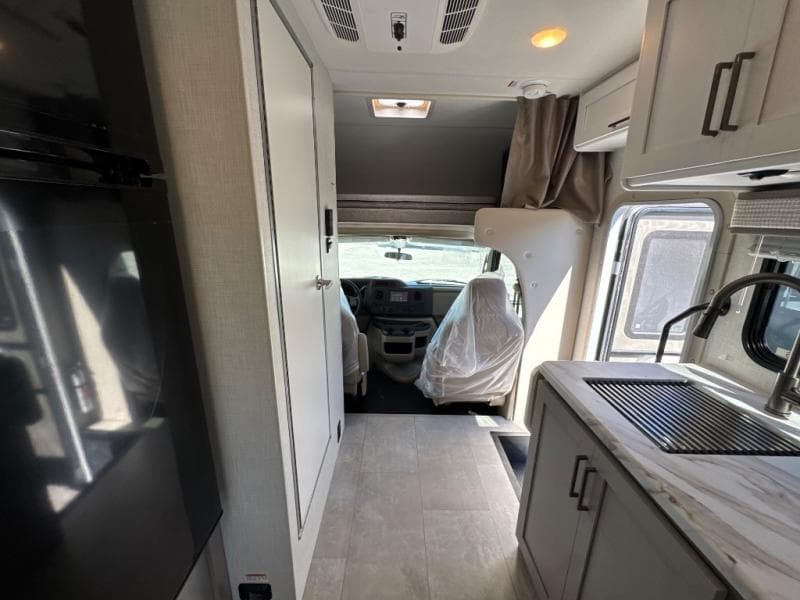 2026 Thor Motor Coach 2026 Thor Motor Coach Quantum - thumbnail 10